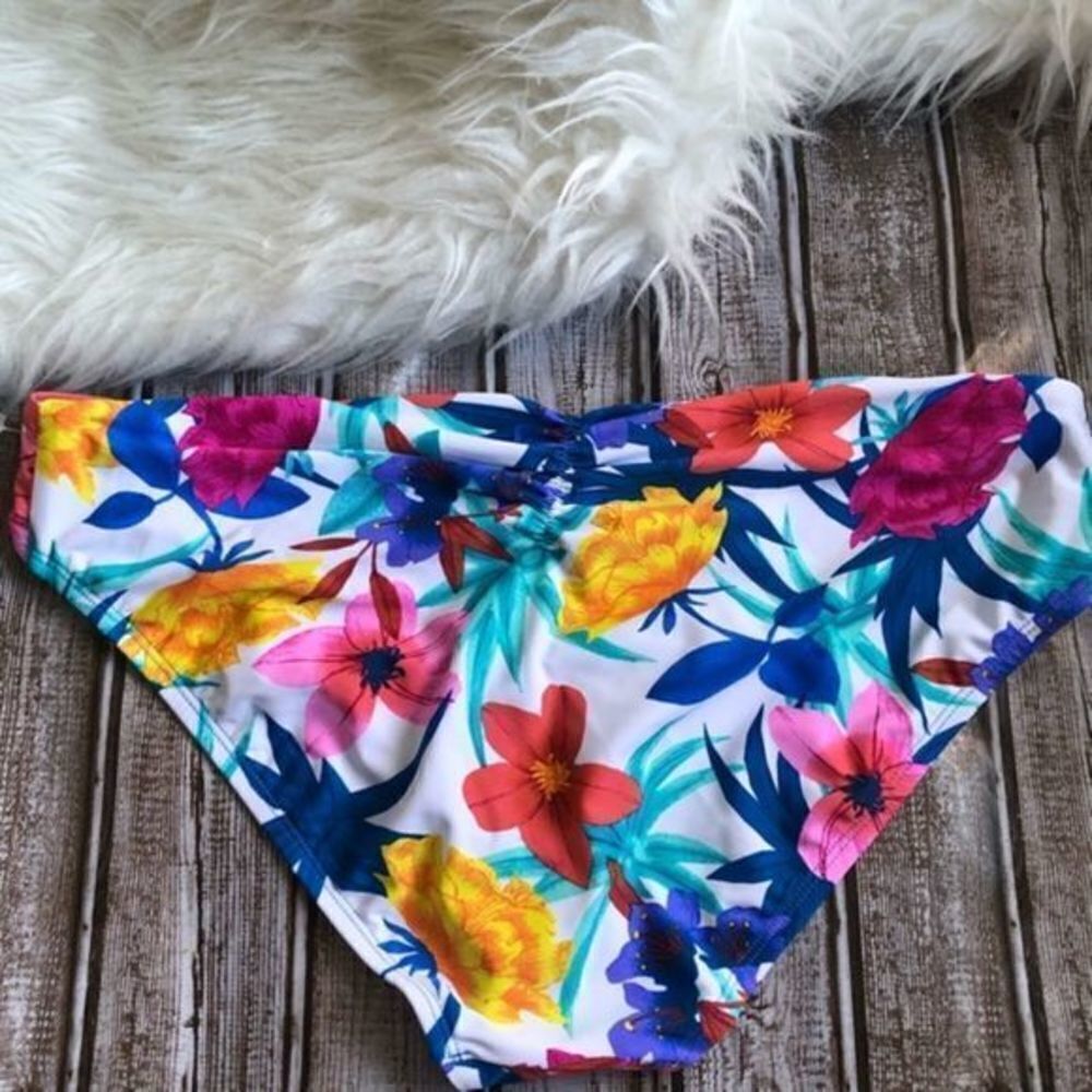 Bleu | Rod Beattie white floral bikini bottoms medium 12 - Picture 2 of 7